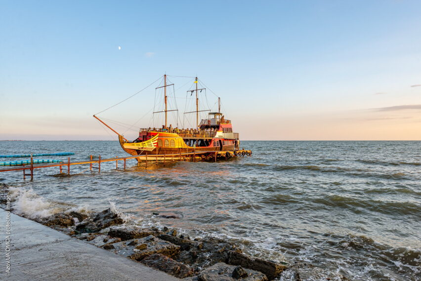 Кораблик в Бердянском заливе